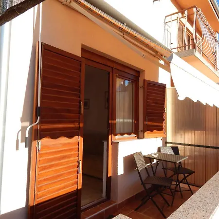 Apartment Jelena Fazana Exterior photo